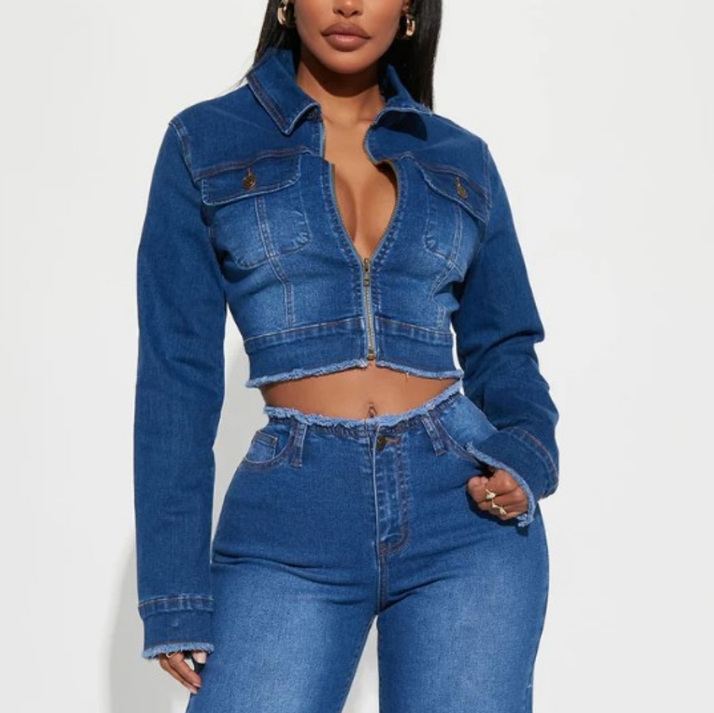 Cute crop denim Jacket very stretchy